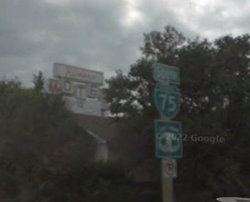 Riviera Motel - Street View (newer photo)